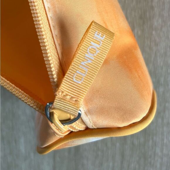 NWOT … CLINIQUE Tie-Dye Cosmetic / Makeup Bag - Picture 4 of 4